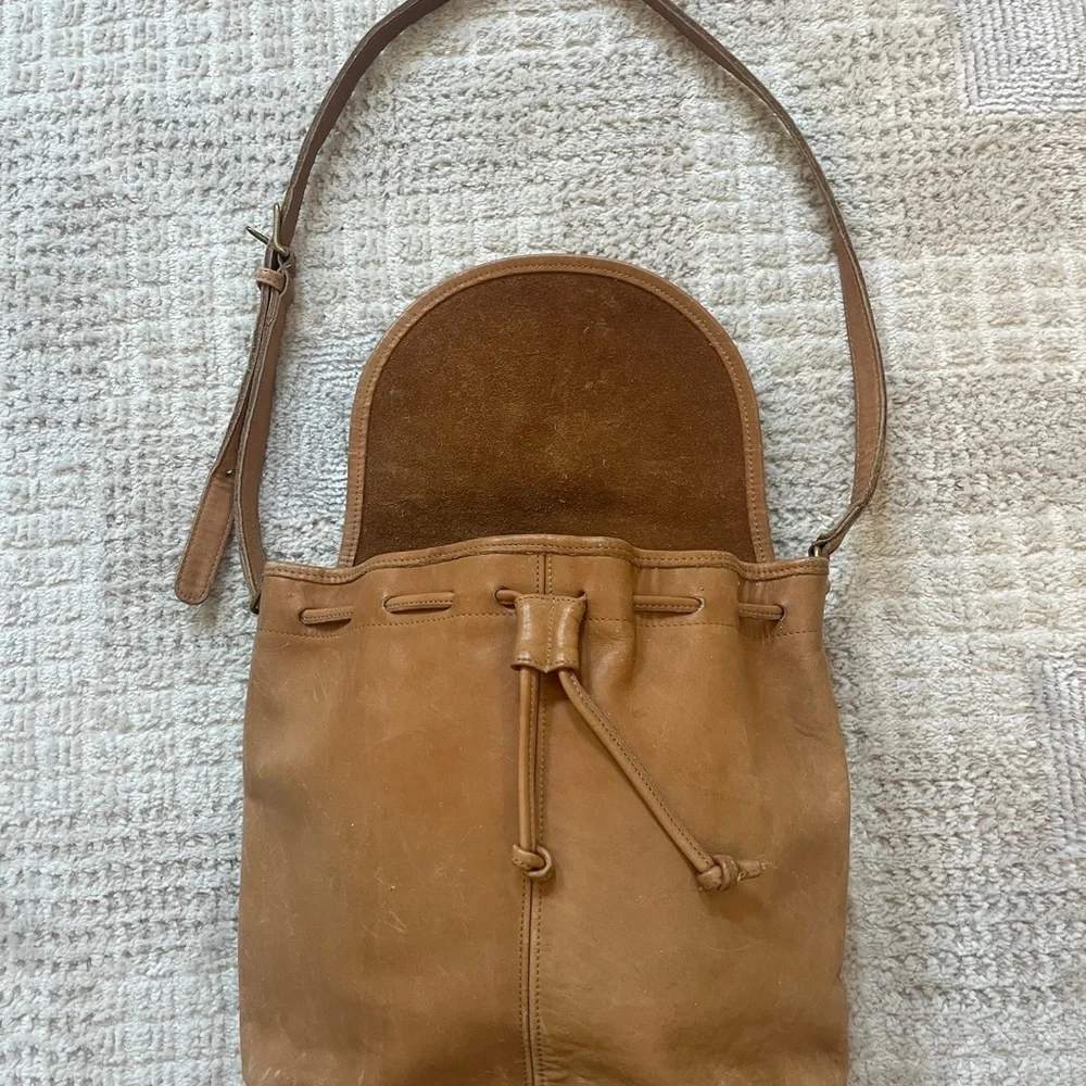 Vintage Coach Classic 529-8715 Drawstring Flap Bucket Bag Tan Leather Crossbody - Picture 6 of 13